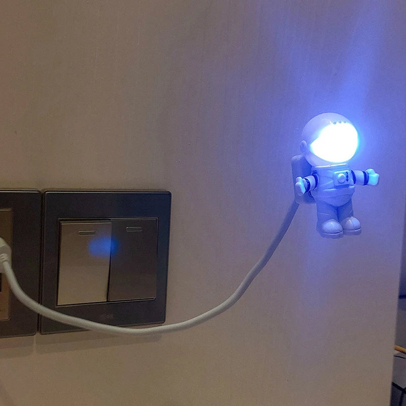 Astronaut Glow LED Desk Lamp – USB Powered Night Light