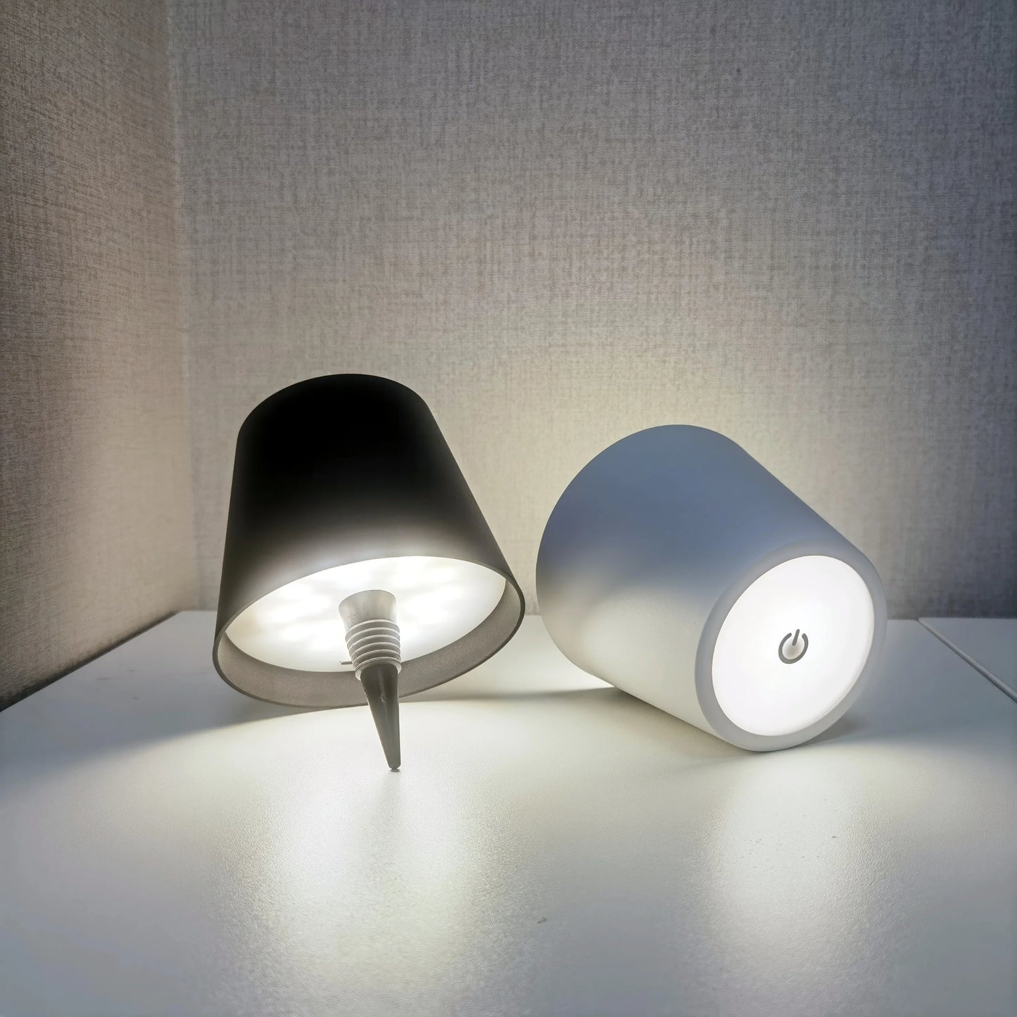 LumiGlow Bottle Lamp – Turn Your Wine into a Glowing Masterpiece!