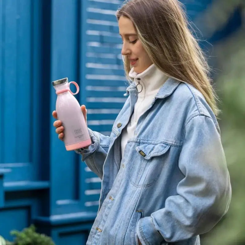 FreshBlend Mini®   Portable USB Rechargeable Juicer